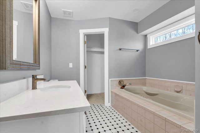 10557 Skeman Road, Brighton Township, MI 48114