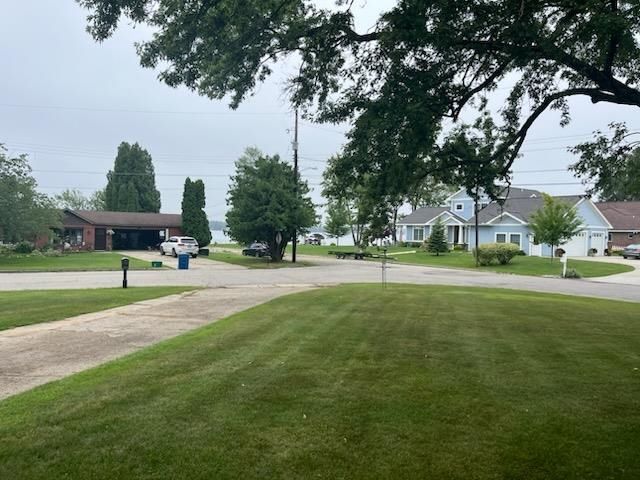 616 Lakeshore Drive, Cadillac, MI 49601