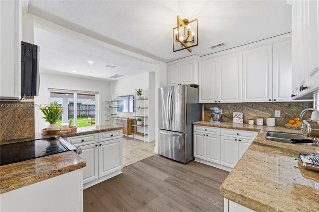 7000 SW 59th ST, Miami, FL 33143