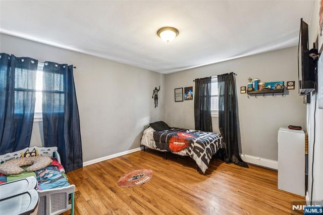 20 Toronto Court, Maplewood, NJ 07040