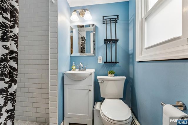 20 Toronto Court, Maplewood, NJ 07040