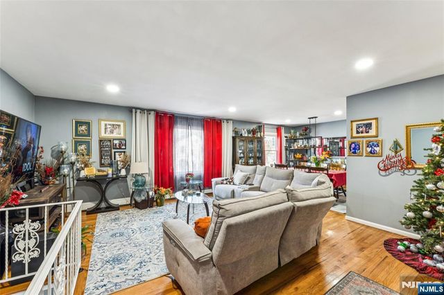 20 Toronto Court, Maplewood, NJ 07040