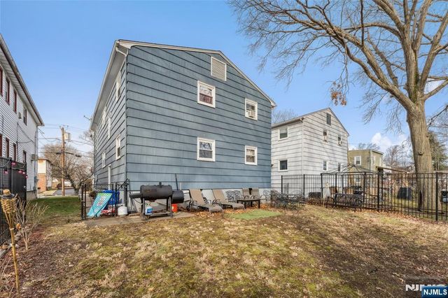 20 Toronto Court, Maplewood, NJ 07040