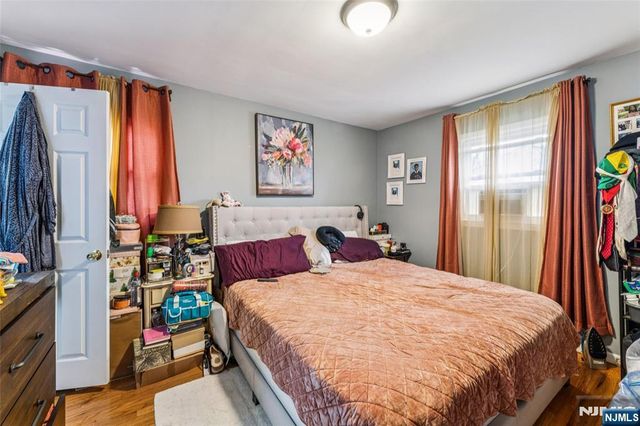 20 Toronto Court, Maplewood, NJ 07040