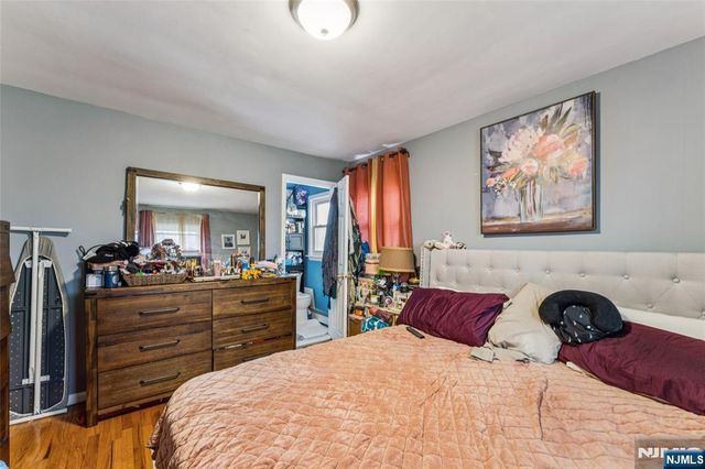 20 Toronto Court, Maplewood, NJ 07040