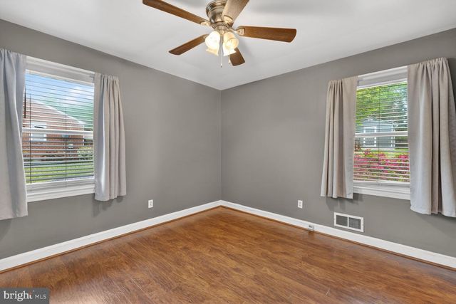 3804 HEMLOCK PL, Temple Hills, MD 20748