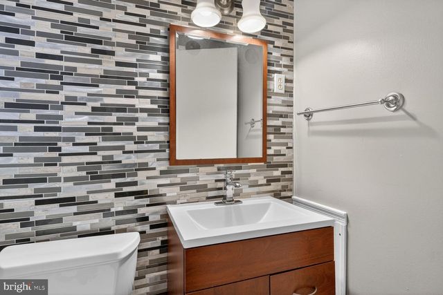 3804 HEMLOCK PL, Temple Hills, MD 20748