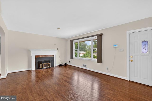 3804 HEMLOCK PL, Temple Hills, MD 20748