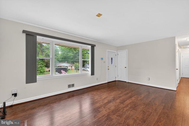3804 HEMLOCK PL, Temple Hills, MD 20748