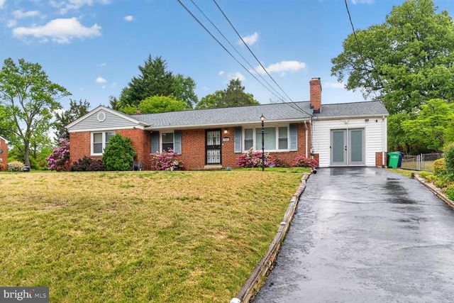 3804 HEMLOCK PL, Temple Hills, MD 20748