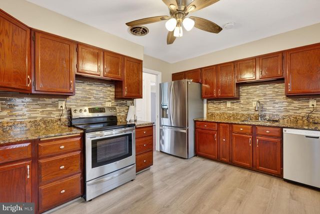3804 HEMLOCK PL, Temple Hills, MD 20748