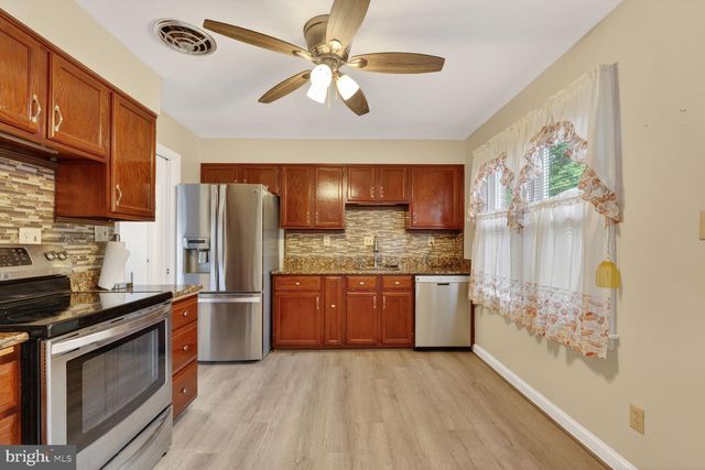 3804 HEMLOCK PL, Temple Hills, MD 20748