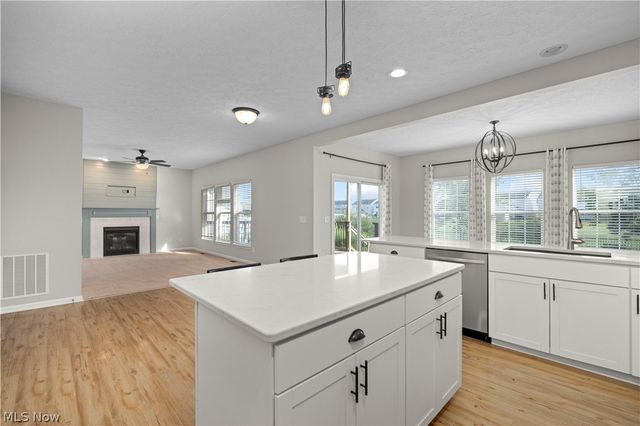 6715 High Perch Drive, North Ridgeville, OH 44039