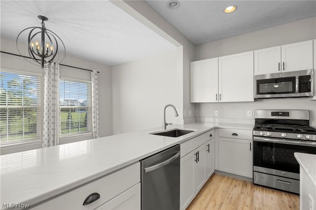 6715 High Perch Drive, North Ridgeville, OH 44039