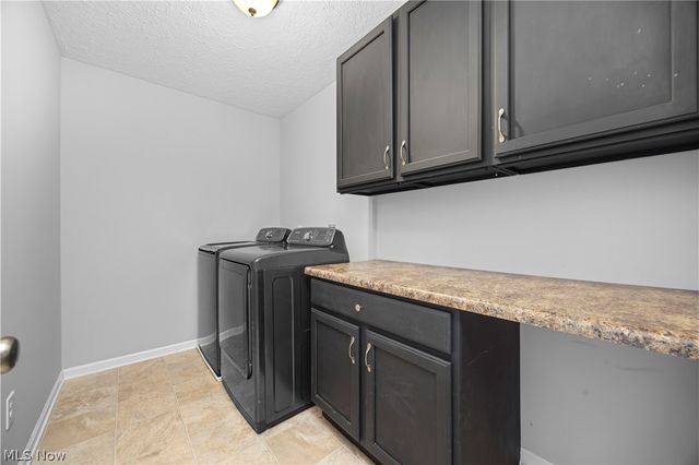 6715 High Perch Drive, North Ridgeville, OH 44039