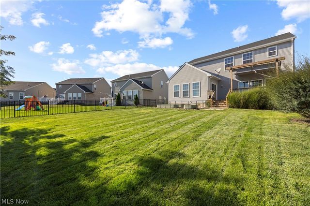 6715 High Perch Drive, North Ridgeville, OH 44039