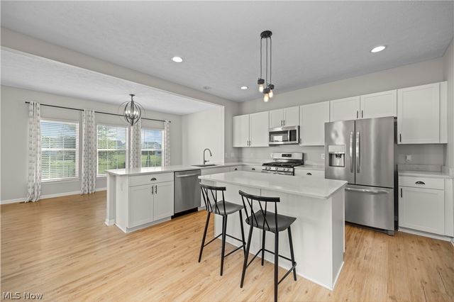 6715 High Perch Drive, North Ridgeville, OH 44039