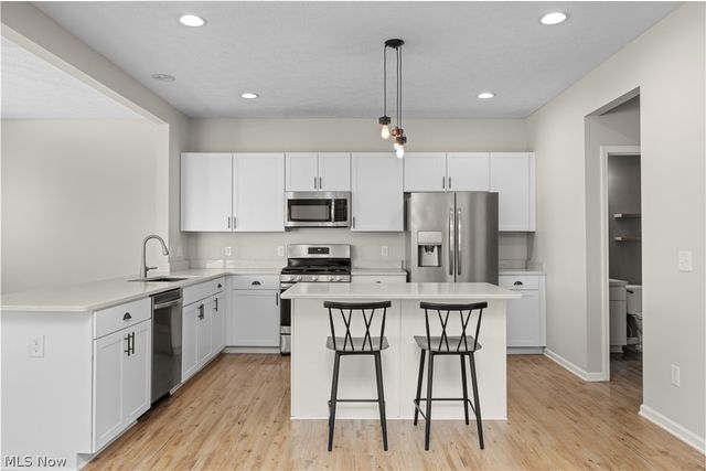 6715 High Perch Drive, North Ridgeville, OH 44039
