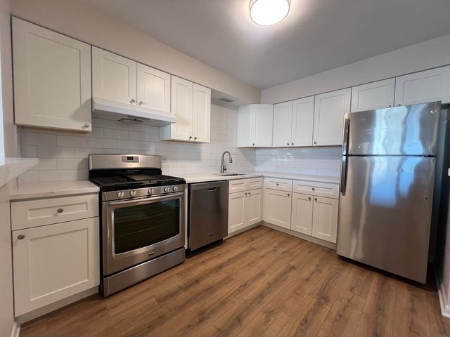 1279 Harding Avenue 3B, Des Plaines, IL 60016