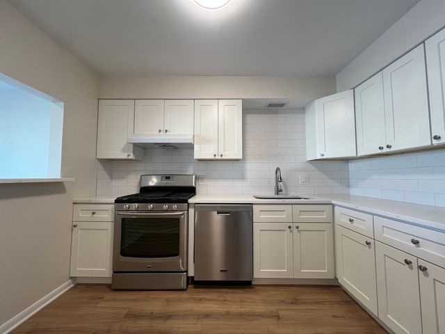 1279 Harding Avenue 3B, Des Plaines, IL 60016