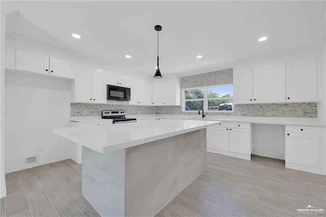 412 W 10th Street, San Juan, TX 78589