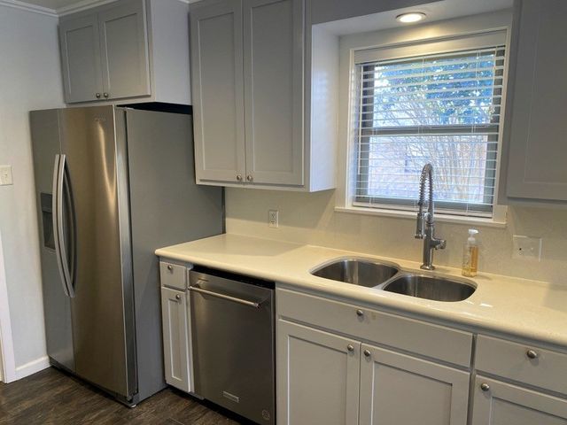 414 Meadow Ridge Dr, Kerrville, TX 78028