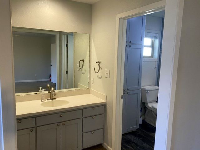 414 Meadow Ridge Dr, Kerrville, TX 78028