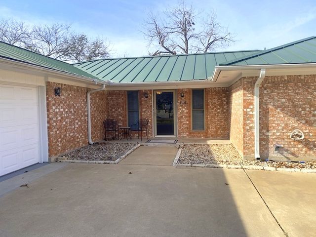 414 Meadow Ridge Dr, Kerrville, TX 78028