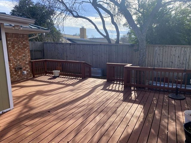 414 Meadow Ridge Dr, Kerrville, TX 78028