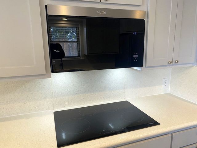 414 Meadow Ridge Dr, Kerrville, TX 78028