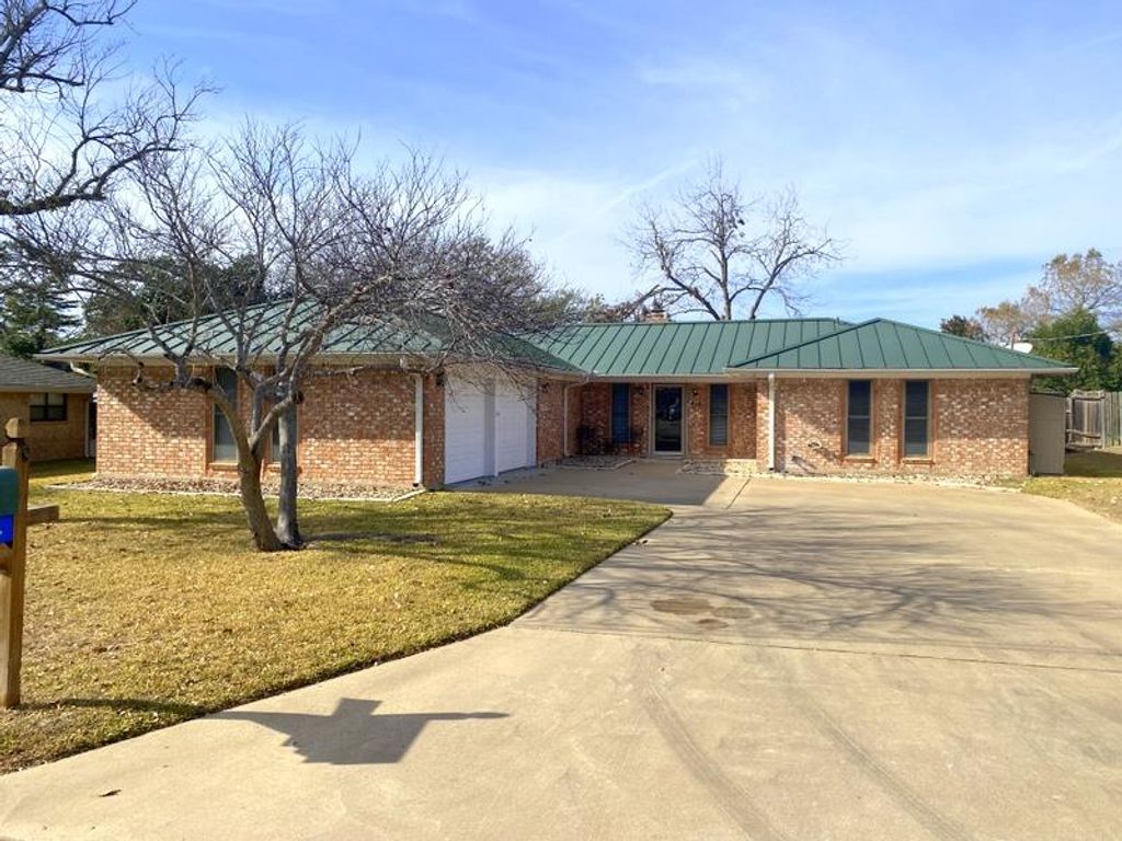 414 Meadow Ridge Dr, Kerrville, TX 78028