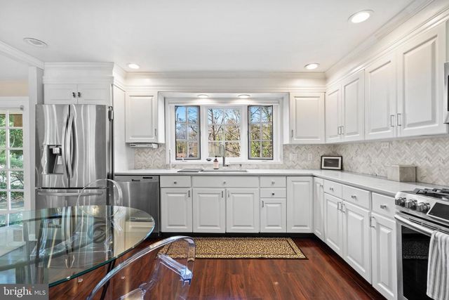 1064 IRVIN RD, Huntingdon Valley, PA 19006