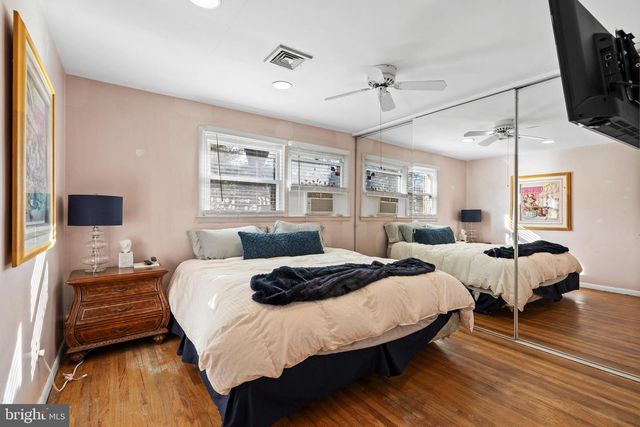 1064 IRVIN RD, Huntingdon Valley, PA 19006