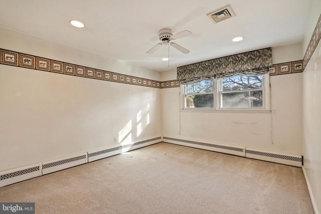 1064 IRVIN RD, Huntingdon Valley, PA 19006