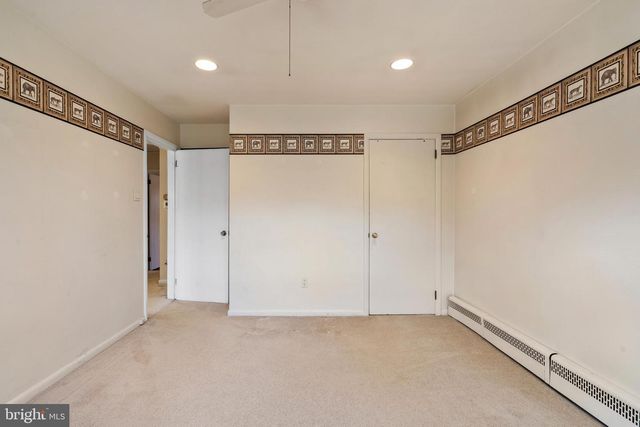 1064 IRVIN RD, Huntingdon Valley, PA 19006