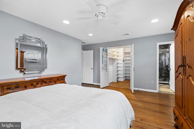 1064 IRVIN RD, Huntingdon Valley, PA 19006