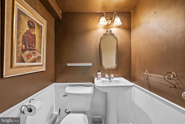 1064 IRVIN RD, Huntingdon Valley, PA 19006