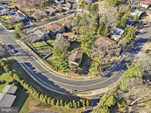 1064 IRVIN RD, Huntingdon Valley, PA 19006