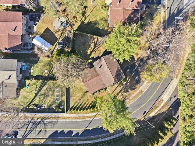 1064 IRVIN RD, Huntingdon Valley, PA 19006