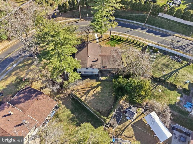 1064 IRVIN RD, Huntingdon Valley, PA 19006