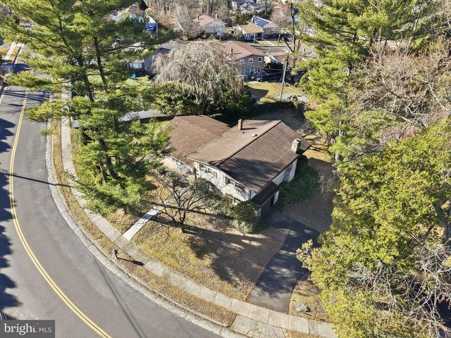 1064 IRVIN RD, Huntingdon Valley, PA 19006