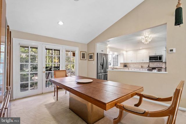 1064 IRVIN RD, Huntingdon Valley, PA 19006