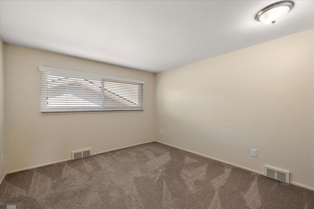 901 Hollywood Avenue, Grosse Pointe Woods, MI 48236