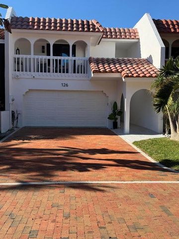 126 Harbor Circle, Delray Beach, FL 33483