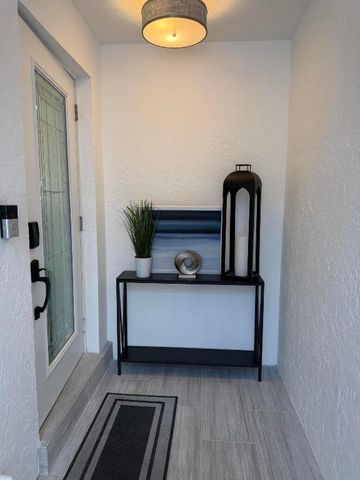 126 Harbor Circle, Delray Beach, FL 33483