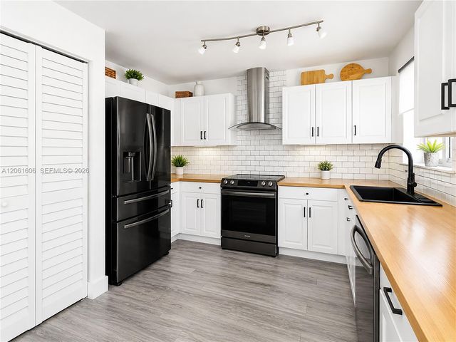 9002 SW 212th Terrace, Cutler Bay, FL 33189