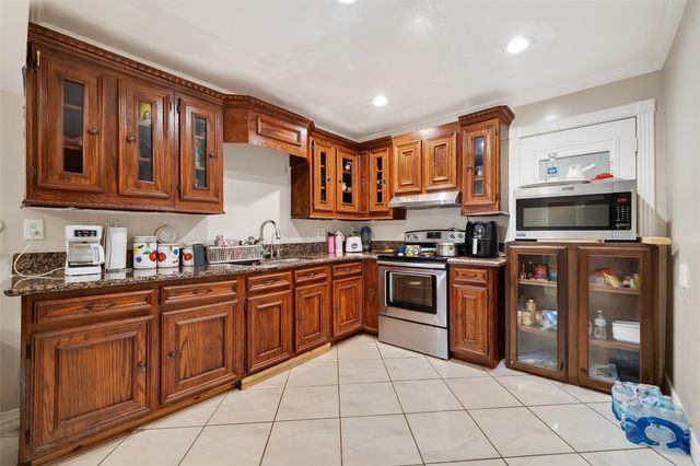 9718 Whitepost Lane, Houston, TX 77086