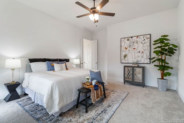 145 W Magnolia, La Vernia, TX 78121