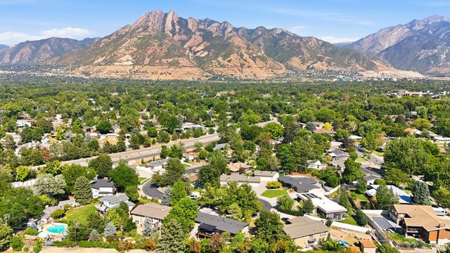 5842 S FONTAINE BLEU CIR, Murray, UT 84121
