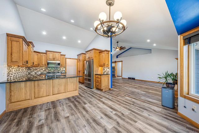 1549 BELLE PLANE CIRCLE, Green Bay, WI 54313